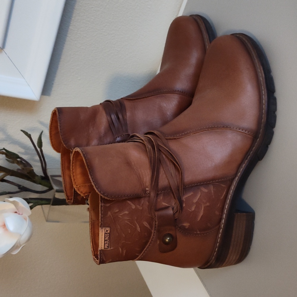 Pikolinos NWOT San Sebastian Ankle Boots